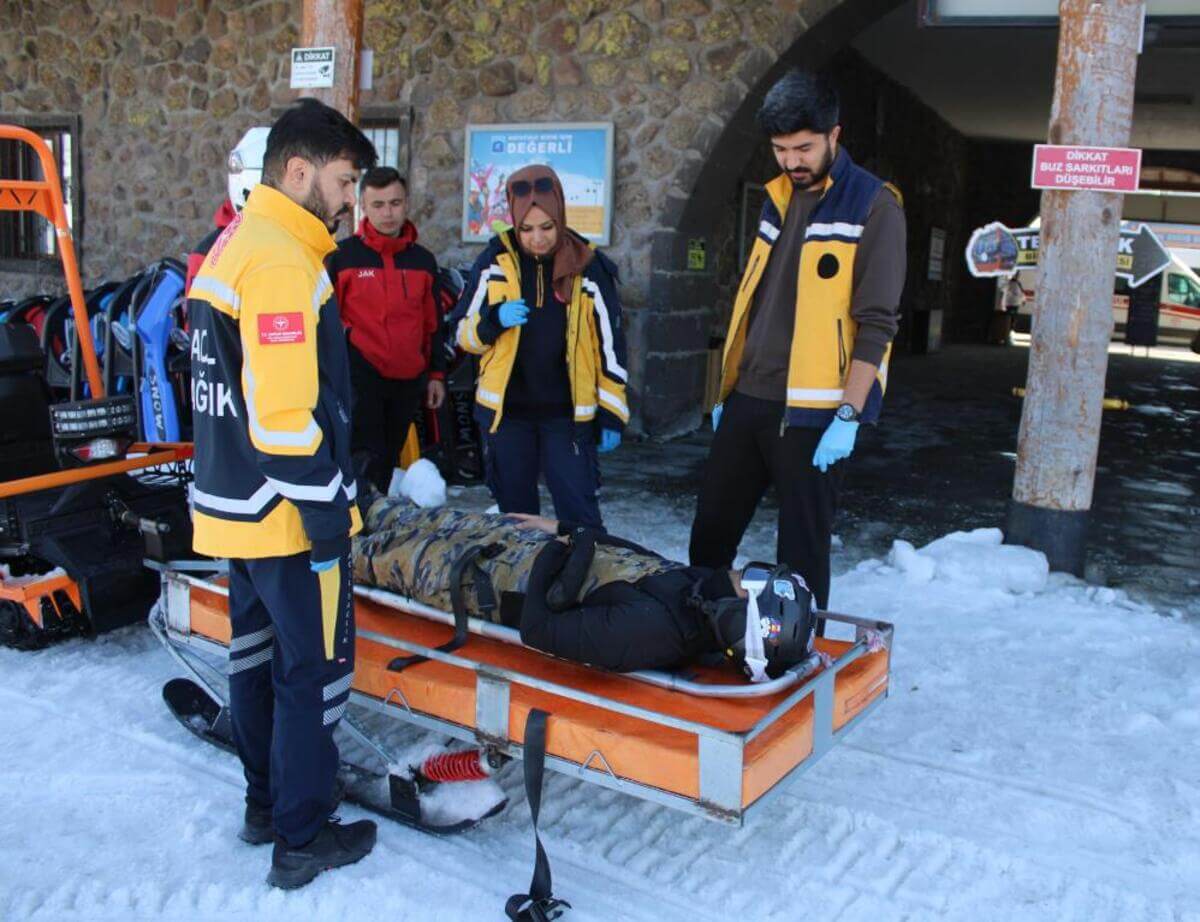Erciyes’in acil sağlık istasyonunda bakın kaç vakaya müdahale edildi