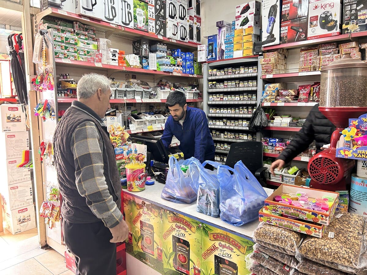 Bakkal Borçlarını Ödedi (3)