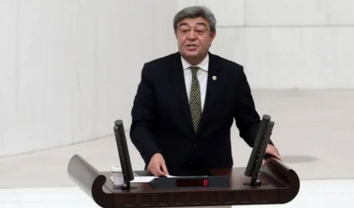 Dursun Ataş

AK Parti Kayseri Milletvekilliği yapan Dursun Ataş, 59 yaşında olduğu görüldü. 1966 yılında doğan Dursun Ataş, Türk Hava Kuvvetleri’nde çalıştı. 2023 yılında İYİ Parti’den seçilen Dursun Ataş, 2024 yılında ise AK Parti’ye geçti. 