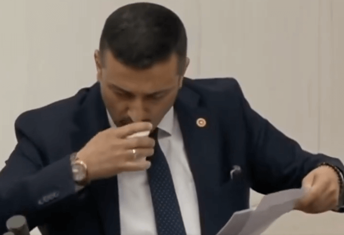 Mecliste su içen Kayserili Milletvekilinden fidye açıklaması: 180 TL'den de ödemiyorum!