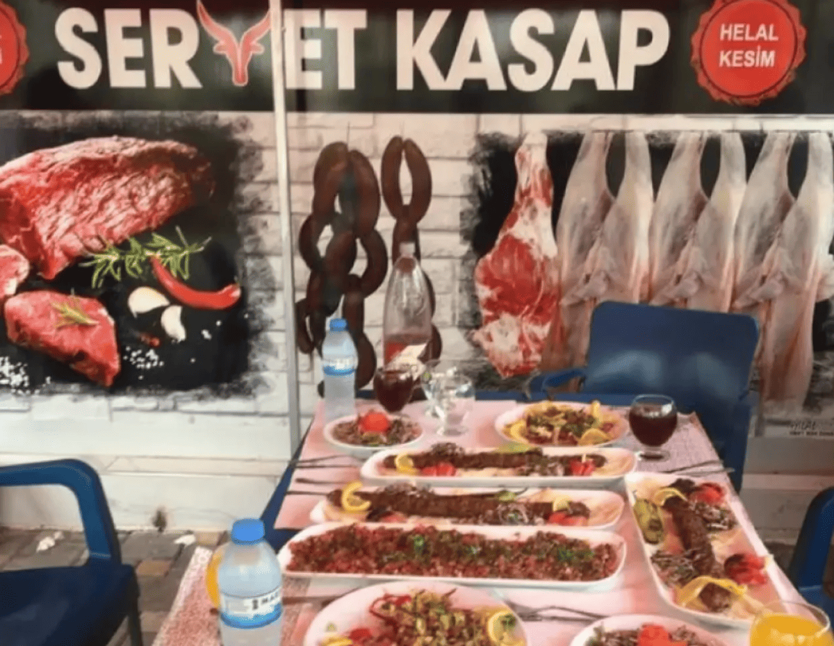 Eşşek Eti Satan Kasap (3)
