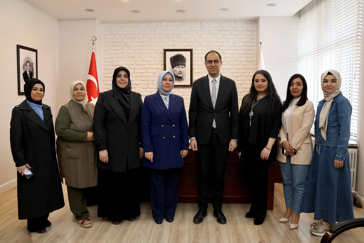 AK Partili kadınlardan Kayseri İl Sağlık Müdürü’ne bayram ziyareti!