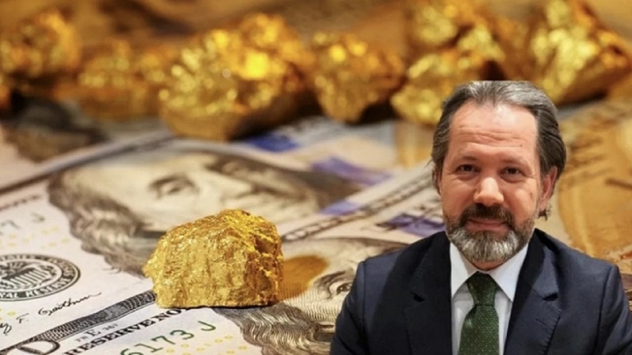 Altın Fiyatları Neden Yükseliyor? Küresel Ekonomik Faktörler
Altın fiyatlarının yükselmesinin temel nedenleri arasında, küresel ekonomik büyüme endişeleri, enflasyon beklentileri, jeopolitik riskler ve ABD Merkez Bankası'nın (FED) faiz politikaları yer alıyor. Bu faktörler, yatırımcıların güvenli liman olarak altına yönelmesine neden oluyor.