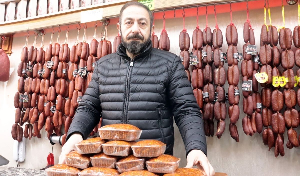 Kayseri Sucuk Içi Iftar (3)