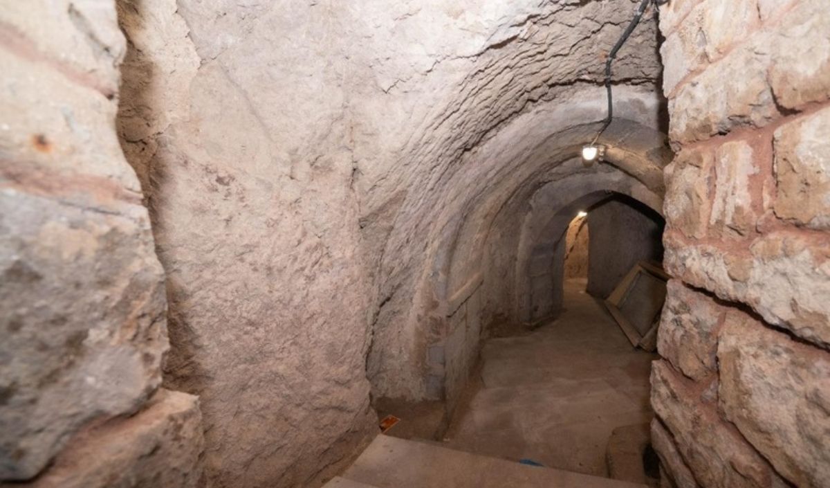 Kayseri’de Ali Dağı’nın Yamacında Muhteşem Konak! Rekor Fiyata Satılıyor (1)