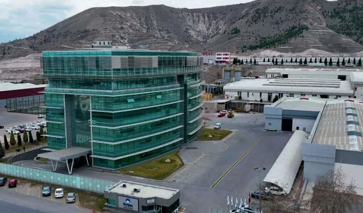 Kayseri'de Çalışanları Iş Bırakan Erciyes Anadolu Holding'in Verdiği Yeni Haklar Belli Oldu! (1)