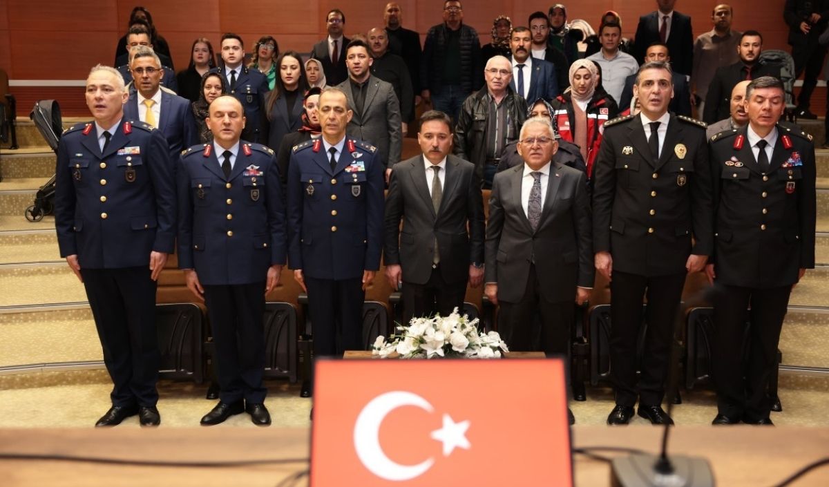 Kayseri’de Cumhurbaşkanı Tarafından Gönderilen Madalyalar Sahiplerine Teslim Edildi! (1)
