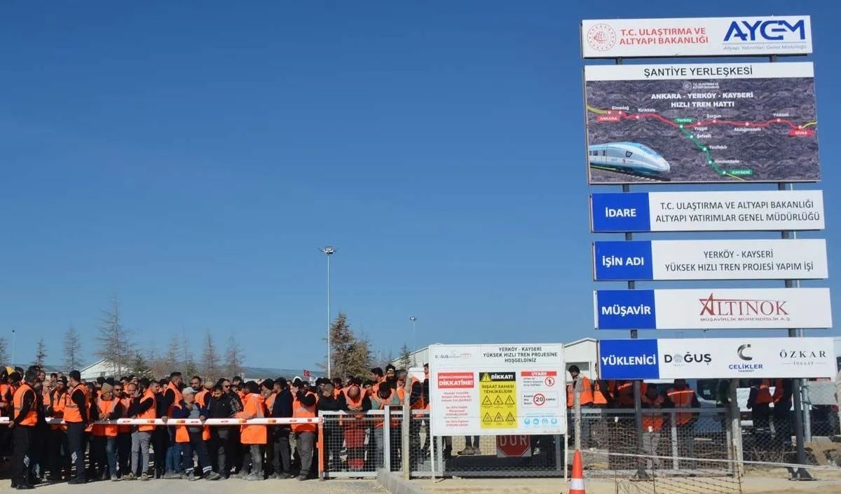 Kayseri'de Eylem Yapan Yüksek Hızlı Tren Işçilerine O Partiden Destek Geldi! (2)