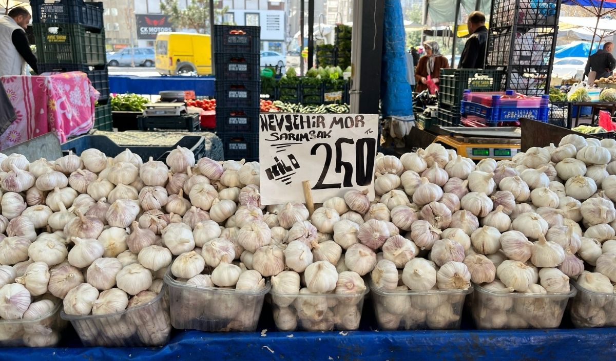 Kayseri'de Pazar Tezgahlarının En Pahalısı Yine O Oldu! (1)