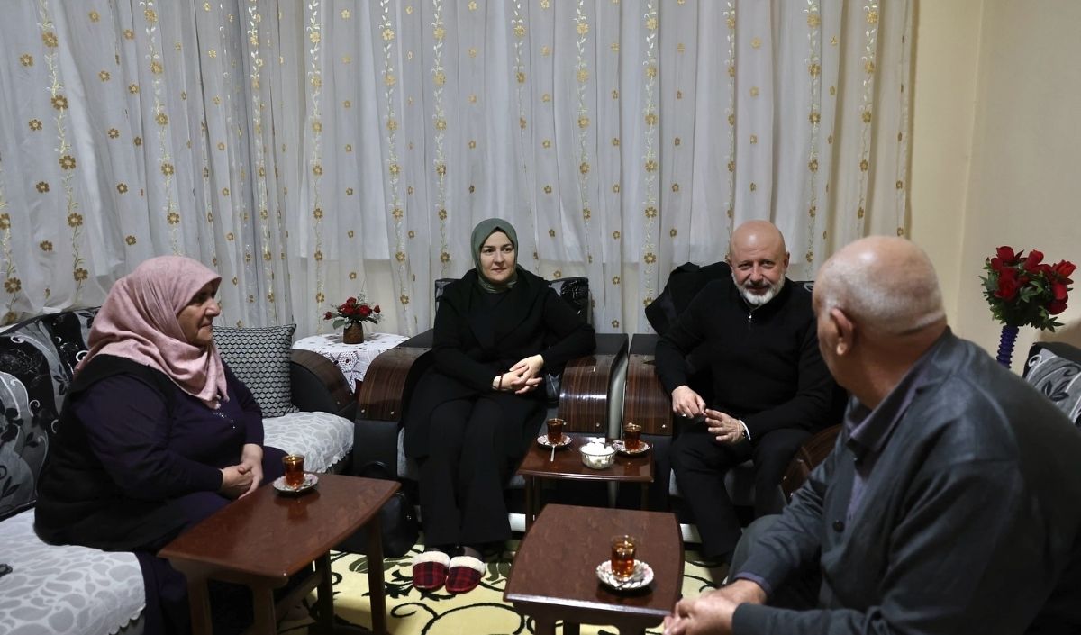 Kayserili Başkan Her Gün Farklı Iftar Sofrasında! Bu Kez Bakın Kimin Yanına Gitti (1)