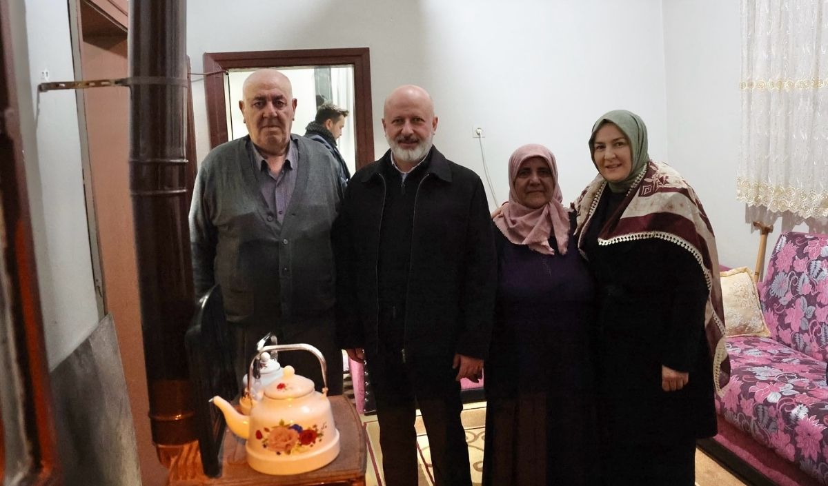Kayserili Başkan Her Gün Farklı Iftar Sofrasında! Bu Kez Bakın Kimin Yanına Gitti (5)