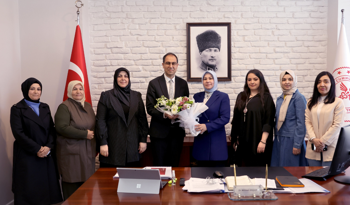 AK Partili kadınlardan Kayseri İl Sağlık Müdürü’ne bayram ziyareti!