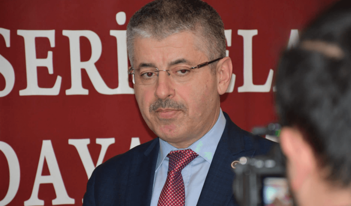 Şaban Çopuroğlu

Yine AK Parti Kayseri Milletvekillerinden Şaban Çopuroğlu’da 1967 yılında Kayseri’de doğdu. Şimdilerde 63 yaşında olan Şaban Çopuroğlu, 2018 ile 2023 yılları arasında AK Parti Kayseri İl Başkanı olarak görev yaptı. 