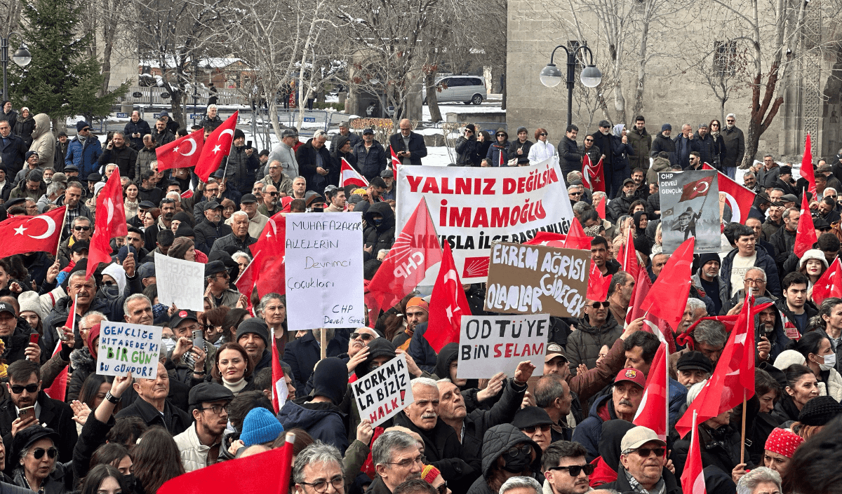 Kayseri’de CHP’liler Miting İçin Mimarsinan Parkı’nda Toplandı
