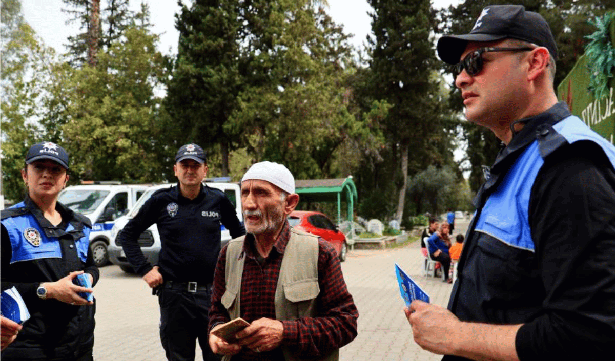 Mezarlıkta Sahte Hoca Avı