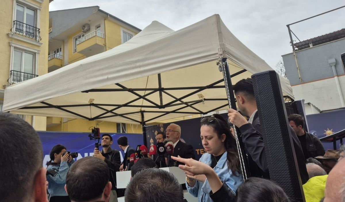 Mustafa Elitaş İstikbal'in Kanepesi Mi Sizi Görecek Kilim Mobilyanın Sehpası Mı (1)