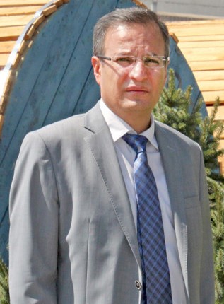 Kayseri Sahtecilik ve Dolandırıcılık Suçları Soruşturma Bürosu tarafından hazırlanan iddianamede, sanıkların görevi kötüye kullanarak çeşitli usulsüzlüklere karıştıkları iddia edildi. Kayseri 3. Ağır Ceza Mahkemesi'nde kamu davası açılan sanıkların, yargı sürecinin devamında cezalandırılmaları talep edildi.