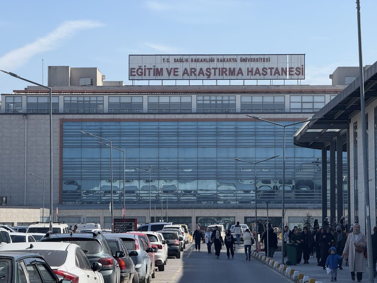 Okul Müdürünün Boğazını Kesti (3)