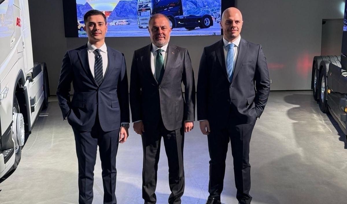 Türk Bayrağı Volvo (1)