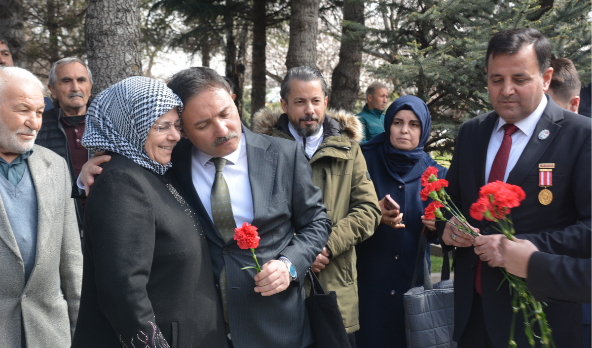 Vali Şehit Aileleriyle
