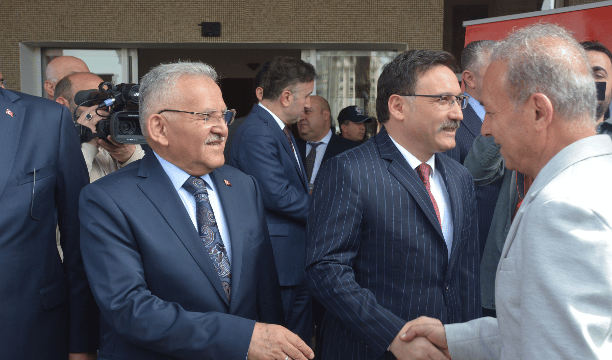 Valilik Önünde Bayramlaşma