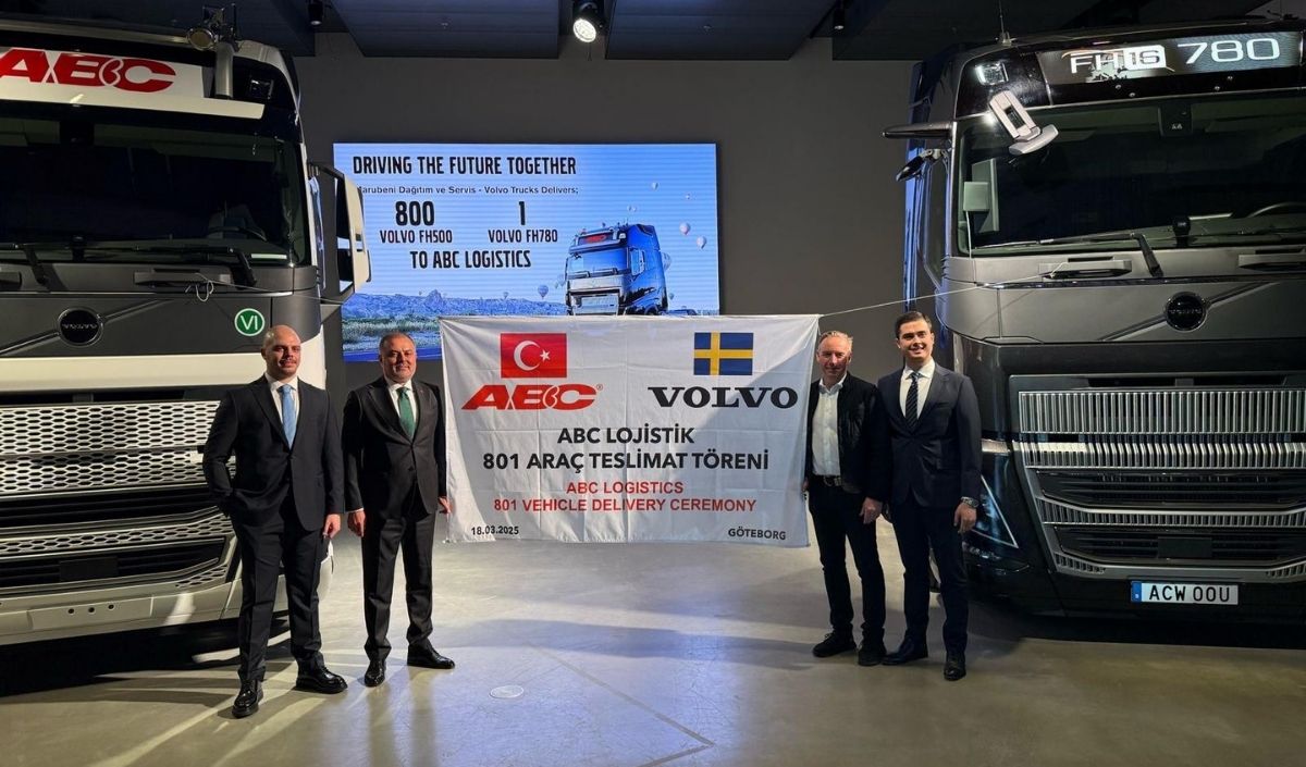 Volvo’dan Abc Lojistik’e Tarihi Jest İsveç’te Ilk Kez Türk Bayrağı Göndere Çekildi (2)