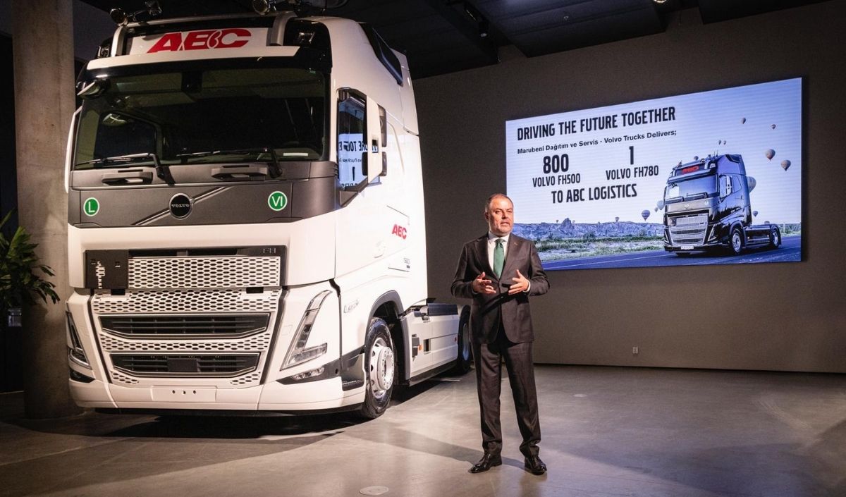 Volvo’dan Abc Lojistik’e Tarihi Jest İsveç’te Ilk Kez Türk Bayrağı Göndere Çekildi (3)