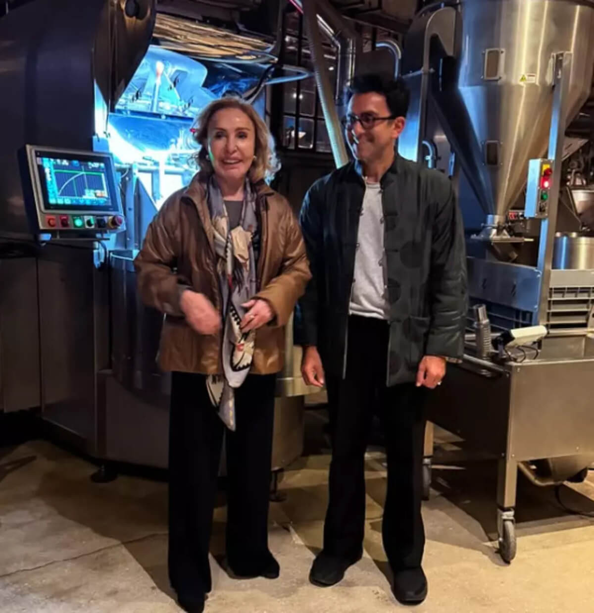 Ali Koç’un annesi Çiğdem Simavi boykot listesindeki EspressoLab'ın sahibiyle kahve içti!