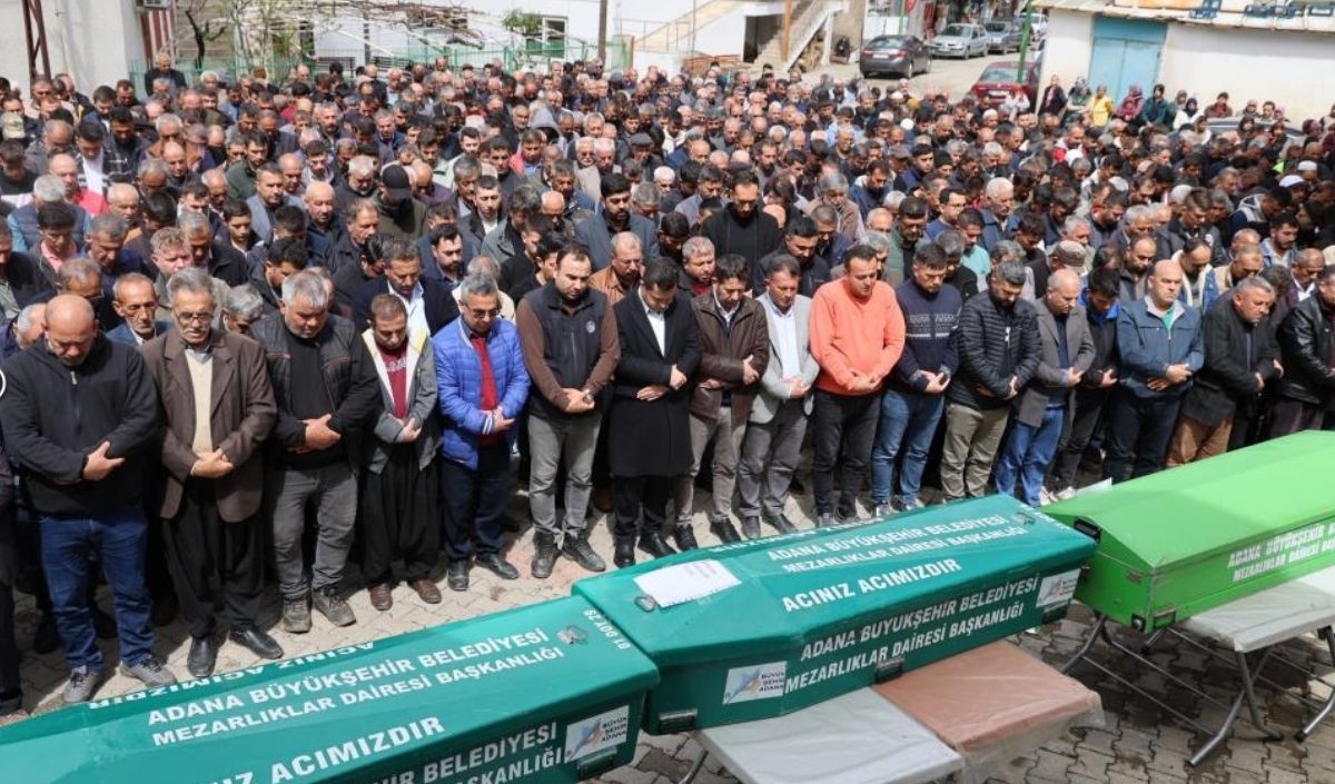 5 Kişilik Ailenin Cenaze Töreni