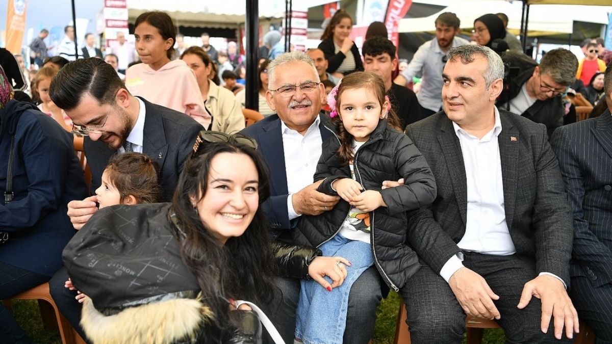 Ak Parti Kayseri İl Başkanı'ndan Memduh Büyükkılıç'a Övgü Dolu Sözler Alnımızı Ak Ettiniz! (2)