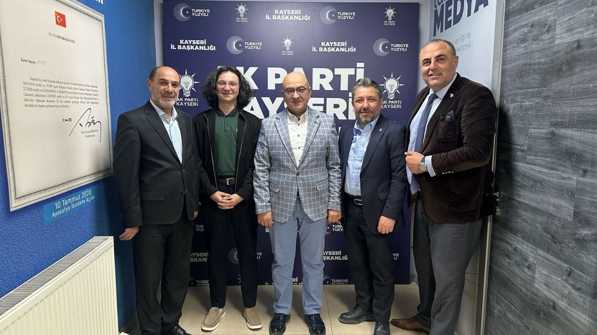 Ak Parti Milletvekili Kayseri'nin Dehası Ile İl Başkanlığı'nda Bir Araya Geldi! (1)