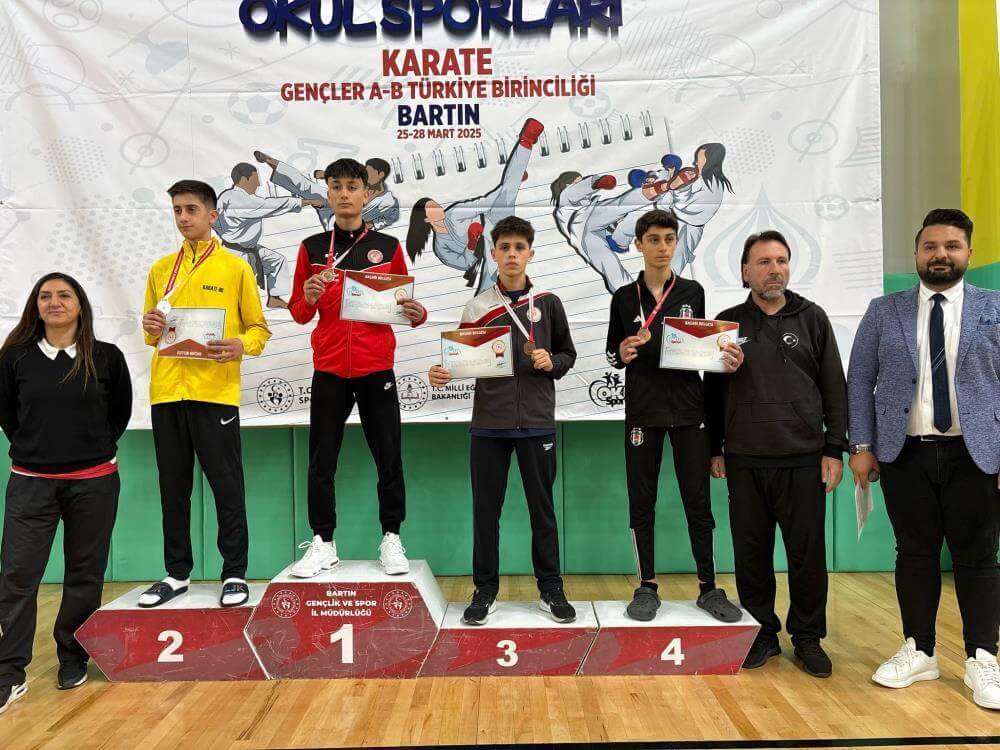 Kayseri’nin genç karatecileri, Bartın’dan 4 madalya ile döndü