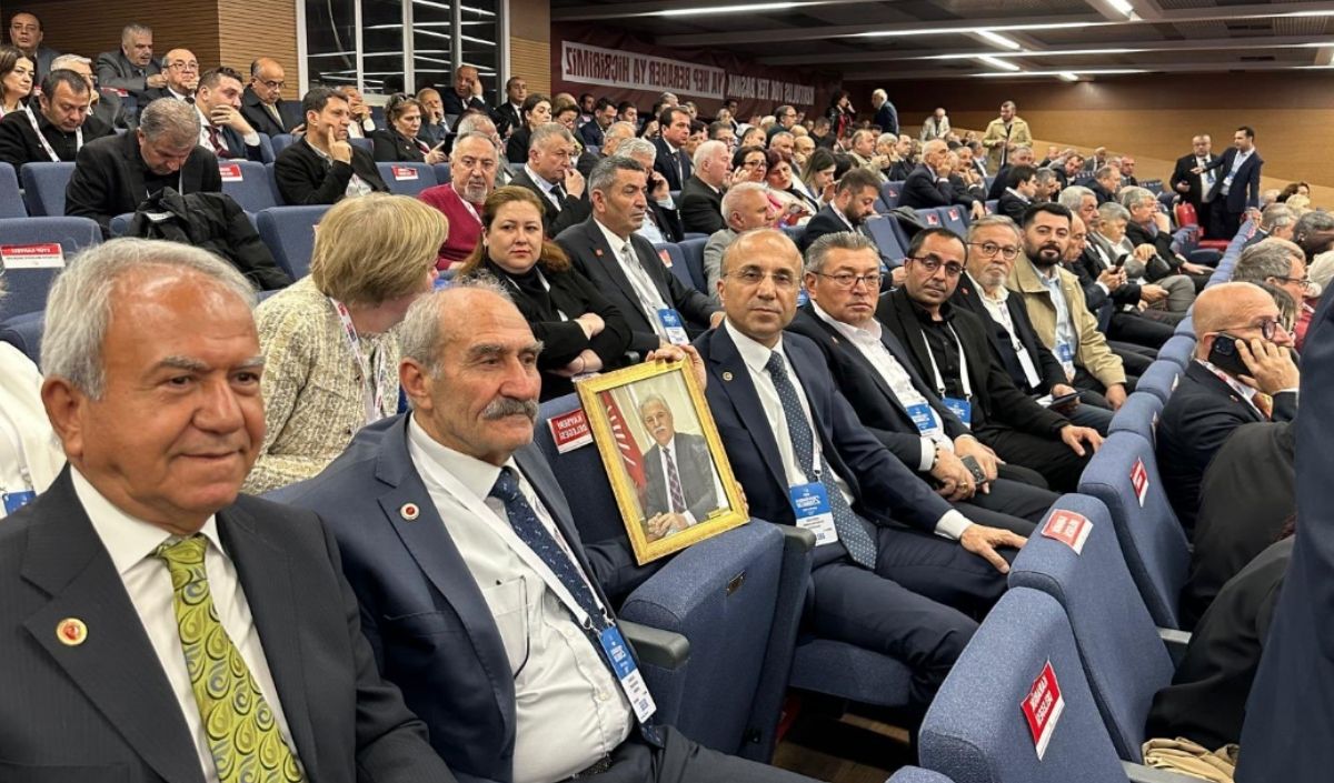 Chp Kurultayı Aşkın Genç