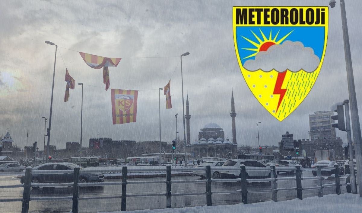 Cumhuriyet Meydanı Kar Ve Yağmur (1)