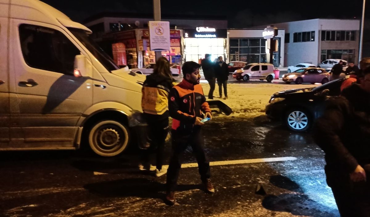 Kar Fırtınası Kurtarma Ekipleri (2)