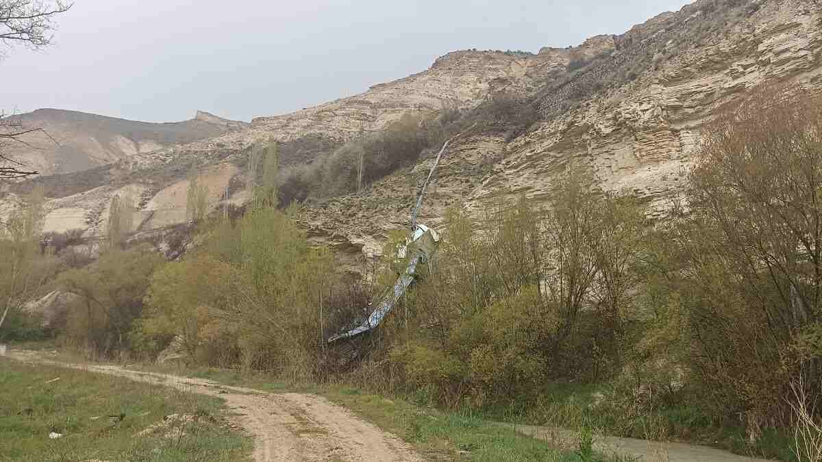 Kayseri Yolunda Feci Kaza! Tır 70 Metreden Yuvarlandı (1) (1)