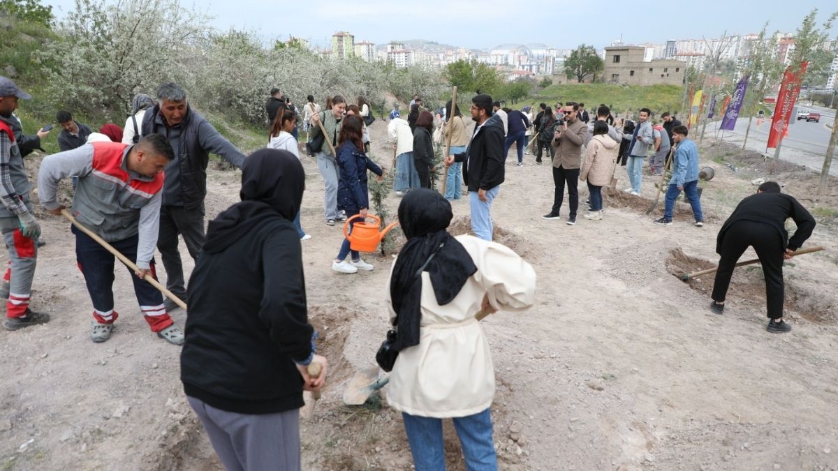 Kayseri'de Bu Kez Üniversite Öğrencileri Harekete Geçti! O Mahallede Kapsamlı Çalışma (2)