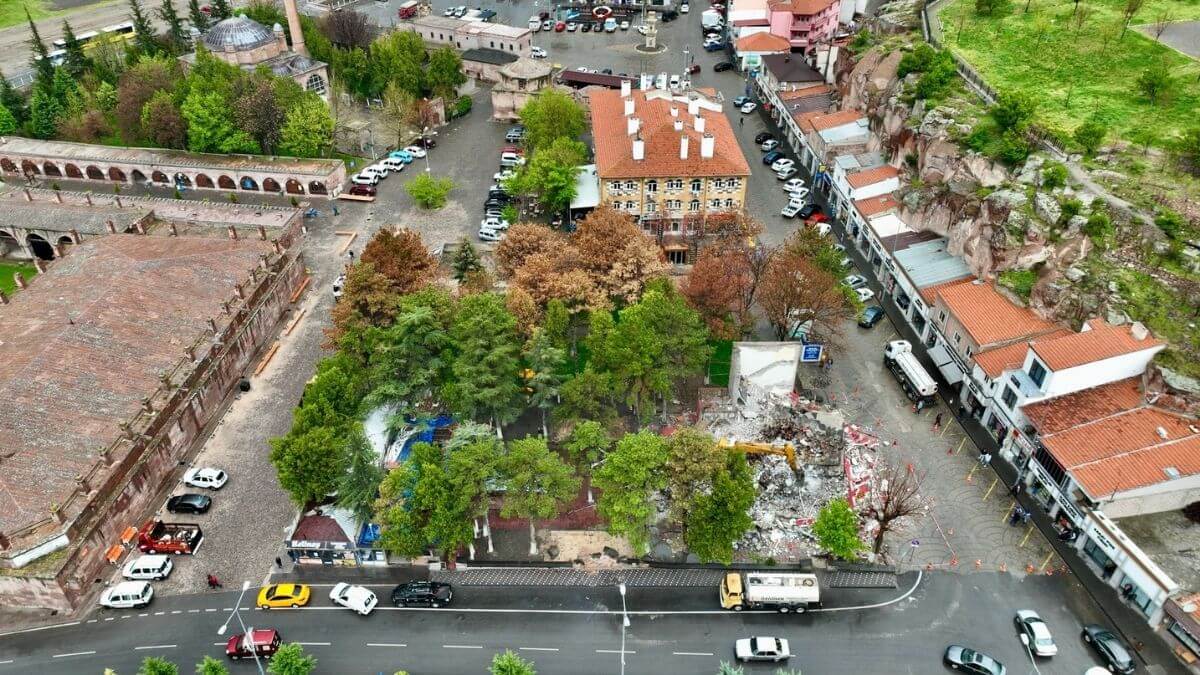 Kayseri’de O Ilçenin Merkezine Botanik Park Inşa Edilecek! (1)