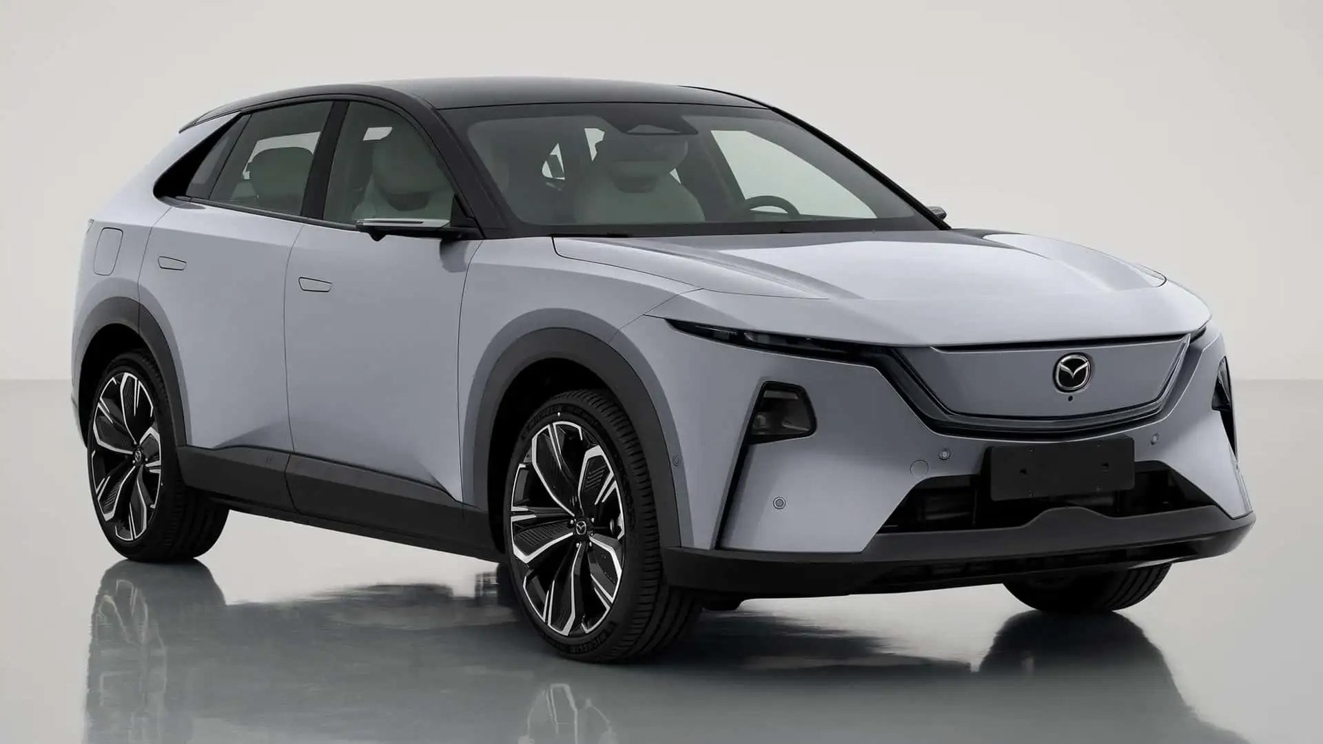 Mazda EZ-60, tasarımı, teknolojisi ve çevre dostu yapısıyla SUV segmentinde güçlü bir seçenek. Çin ve global pazarda kullanıcılarla buluşacak olan bu model, Mazda’nın yenilikçi ruhunu yansıtıyor ve elektrikli araç pazarında iddialı bir yer edinmeyi hedefliyor.