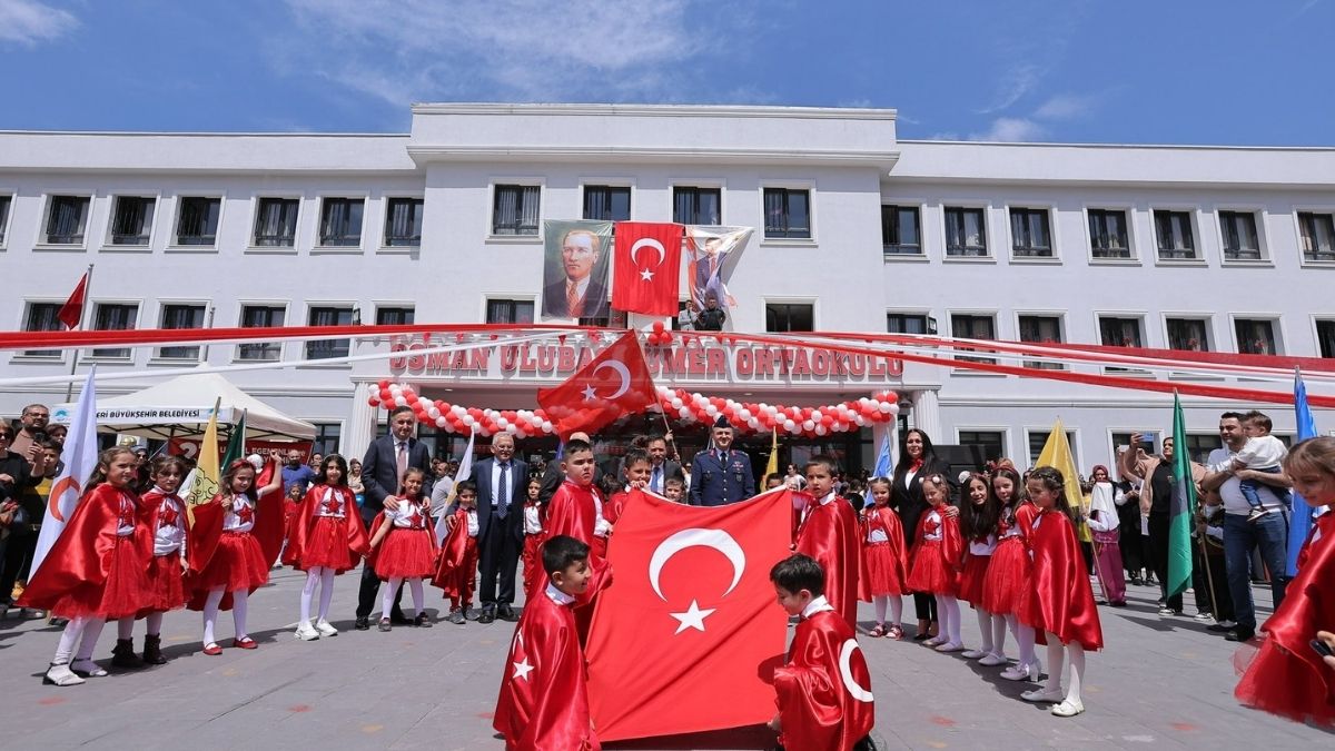 Memduh Büyükkılıç 23 Nisan'a Özel Türkü Söyledi! (5)
