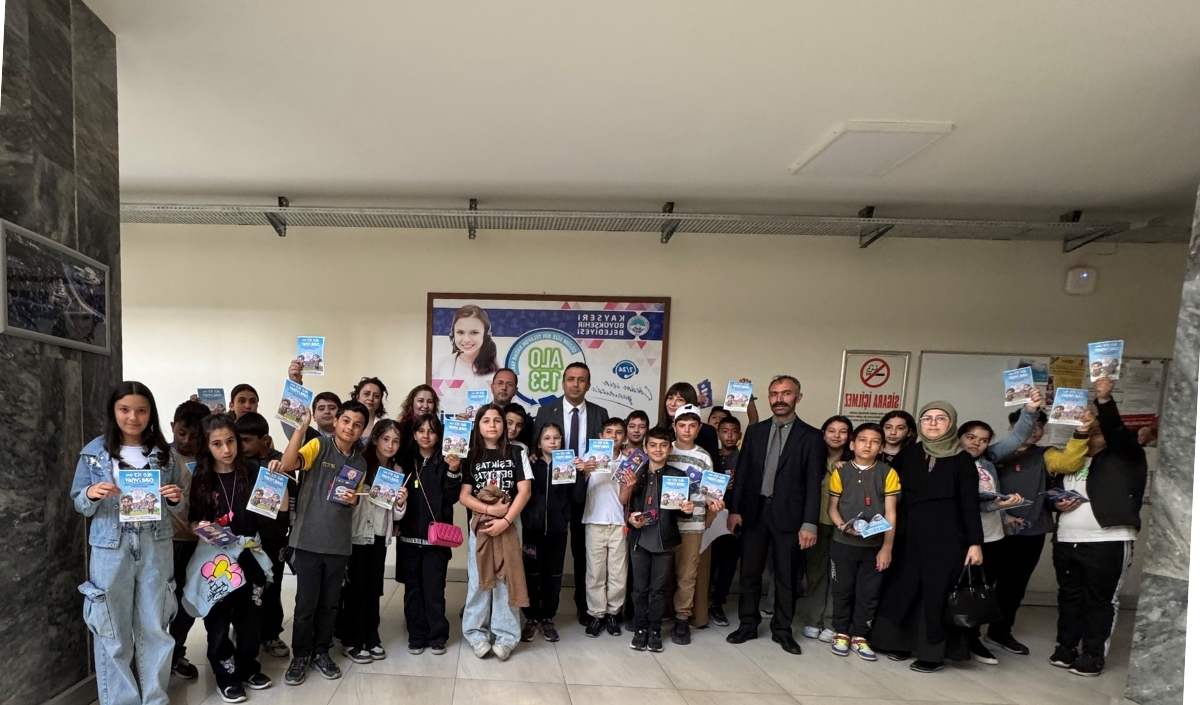 Minik Öğrencilerin Kayseri Belediyesine Gelişi