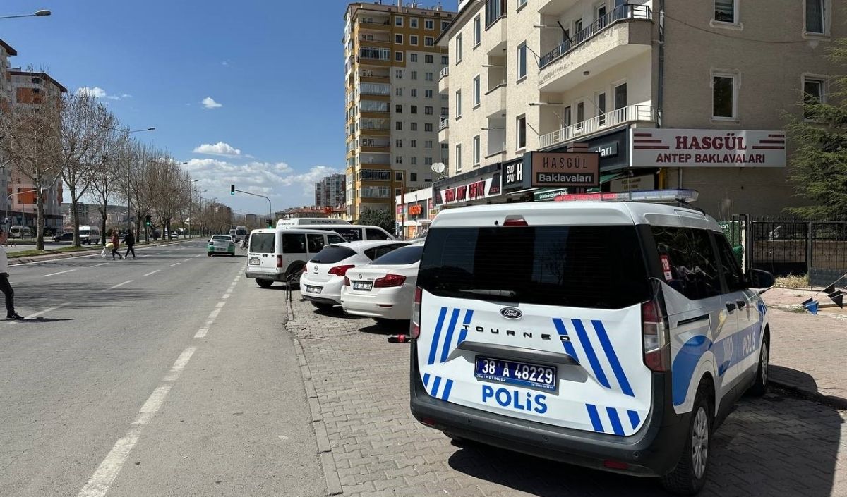 Polis (2)