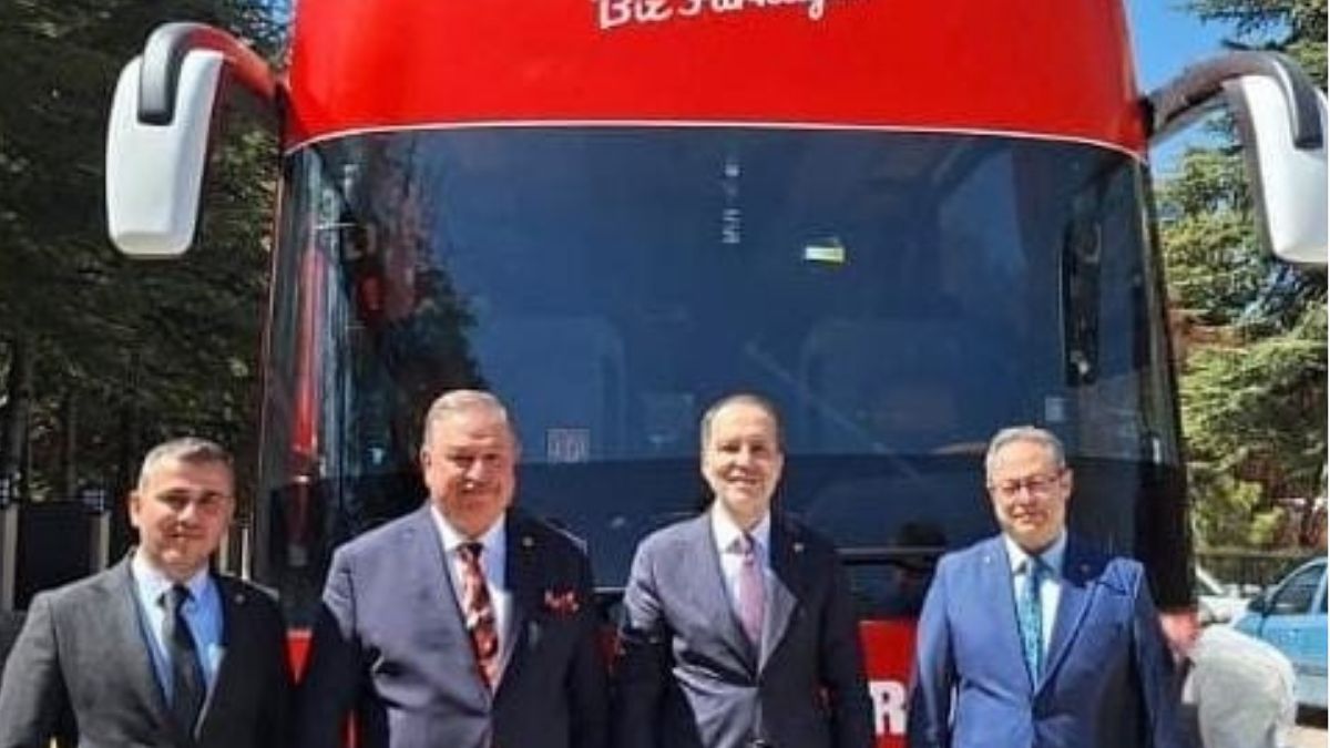 Seçim Otobüsü Kayseri Yeniden Refah (1)