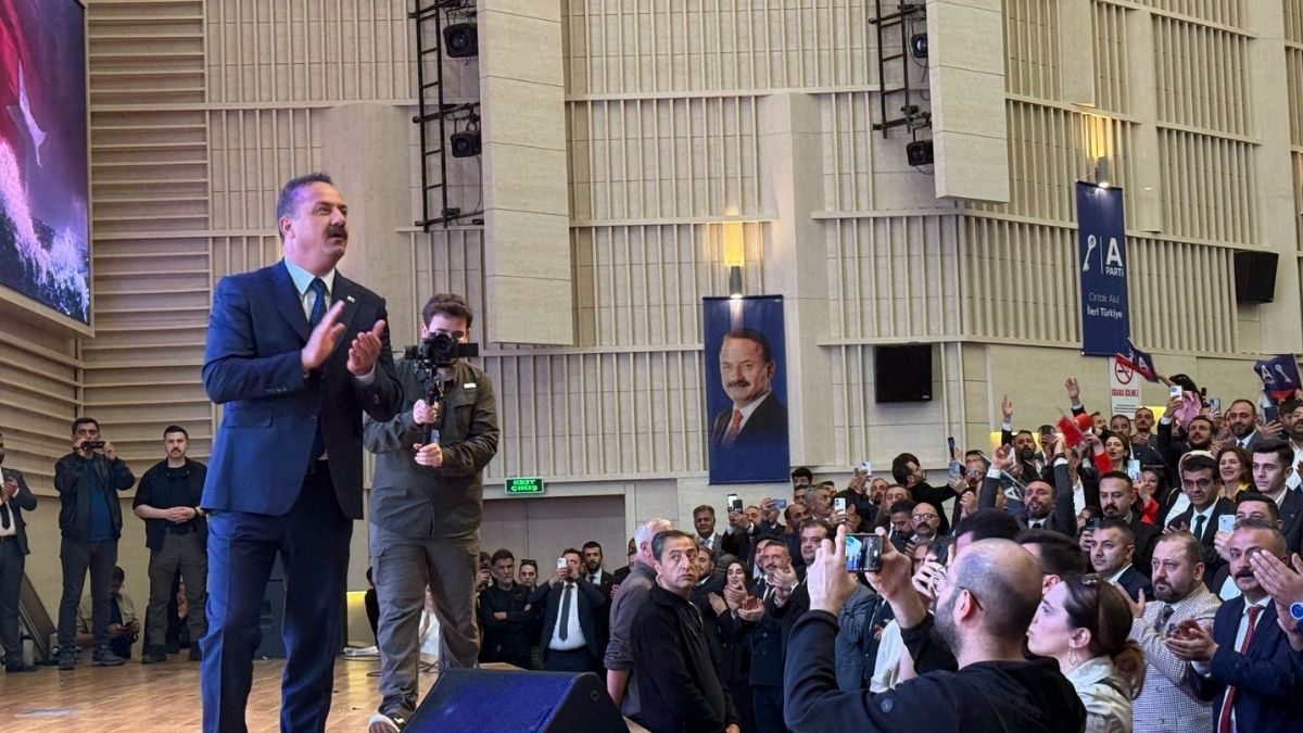 Yavuz Ağıralioğlu Açtı Ağzını Yumdu Gözünü (2)