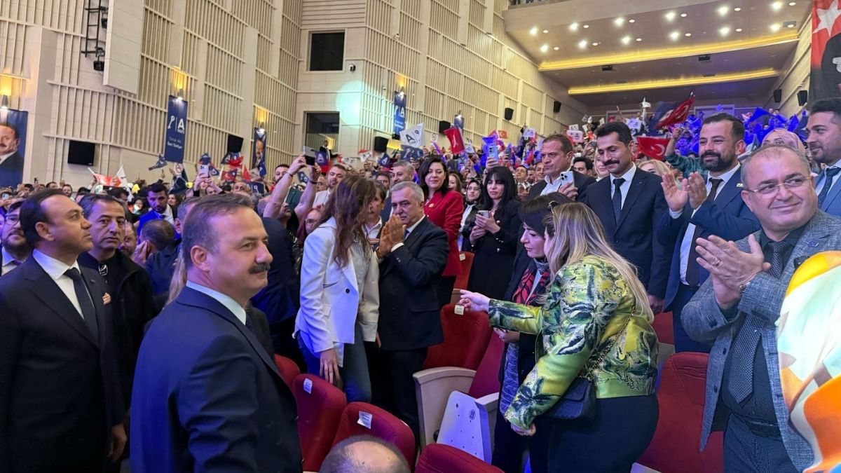 Yavuz Ağıralioğlu Açtı Ağzını Yumdu Gözünü (3)