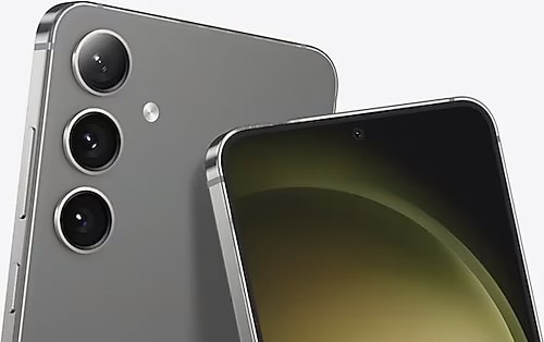 Galaxy S25 serisiyle ilgili en çok konuşulan konulardan biri işlemci seçimi. Samsung, geçmişte modellerinde Snapdragon ve Exynos işlemcileri bölgeye göre farklı şekilde kullanmıştı. Örneğin, Galaxy S23 serisi tamamen Snapdragon 8 Gen 2 for Galaxy ile gelirken, Galaxy S24 ve S24+ modellerinde hem Snapdragon hem Exynos işlemciler tercih edildi. Galaxy S24 Ultra ise yalnızca Snapdragon ile piyasaya sürüldü. Öte yandan, Galaxy S24 FE modelinde Exynos 2400e işlemci kullanıldı.