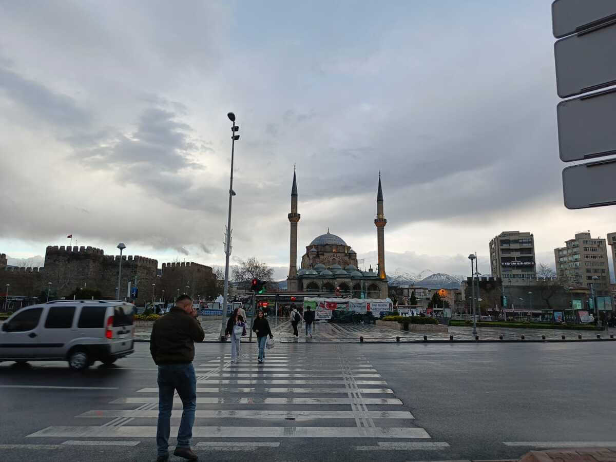 Cumhuriyet meydanı