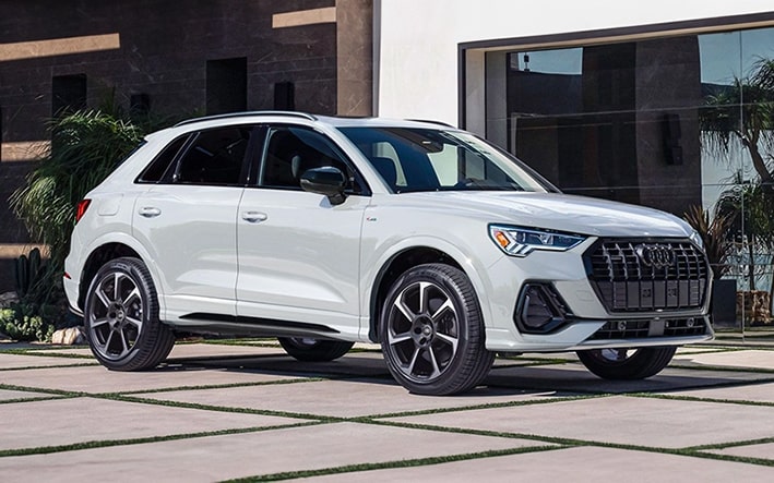 Audi Q3
Audi Q3, kompakt SUV segmentinde stil ve işlevselliği birleştiriyor. Q3 35 Turbo FSI 150 hp Advanced S tronic 3.496.481 TL, daha sportif Q3 Sportback 35 Turbo FSI 150 hp S line S tronic ise 3.802.877 TL’den başlayan fiyatlarla sunuluyor.