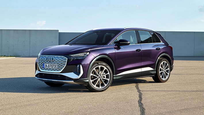 Audi Q4 e-tron
Elektrikli SUV segmentinde Audi Q4 e-tron, çevre dostu performansıyla öne çıkıyor. Q4 40 e-tron 3.108.869 TL, Q4 Sportback 40 e-tron ise 3.221.597 TL’den başlayan fiyatlarla satışta.