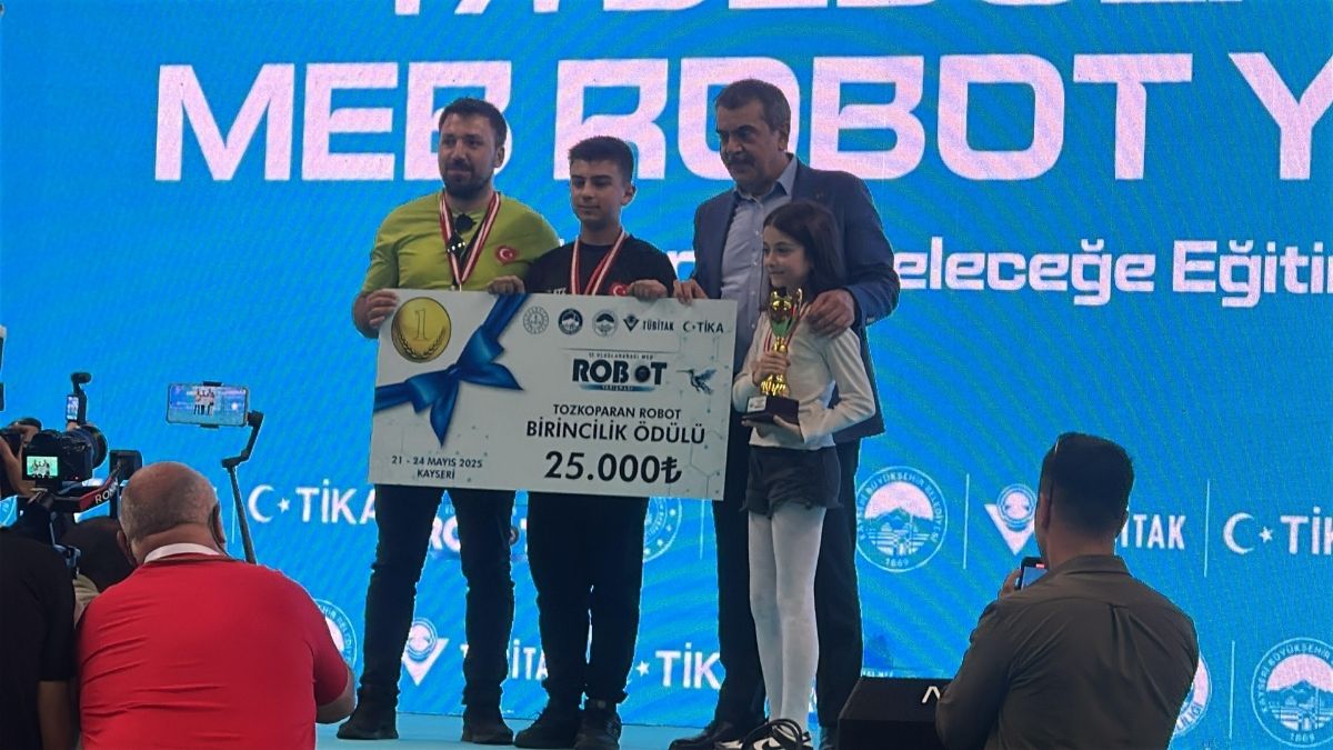 Bakan Tekin (1)